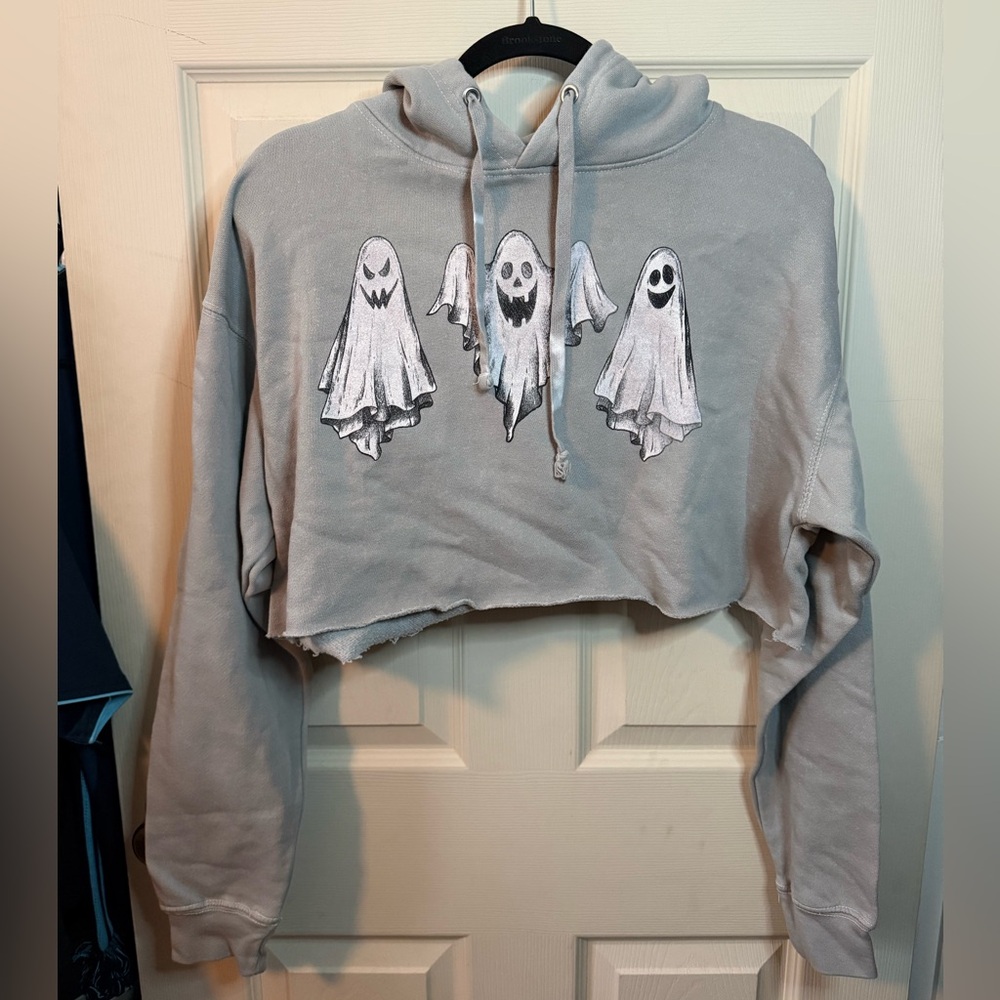 Spirit Halloween Cropped Hoodie with 3 Ghosts Woman’s Medium